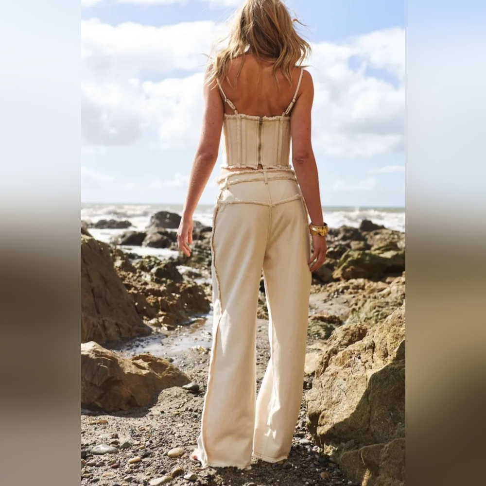 New - Mello Brand - Cream Washed Denim Jeans with Fabulous Frayed Details - Picture 3 of 3